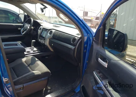 2016 Toyota Tundra Sr5 5.7L V8 z USA, uszkodzony, nr VIN 5TFDW5F17GX511493